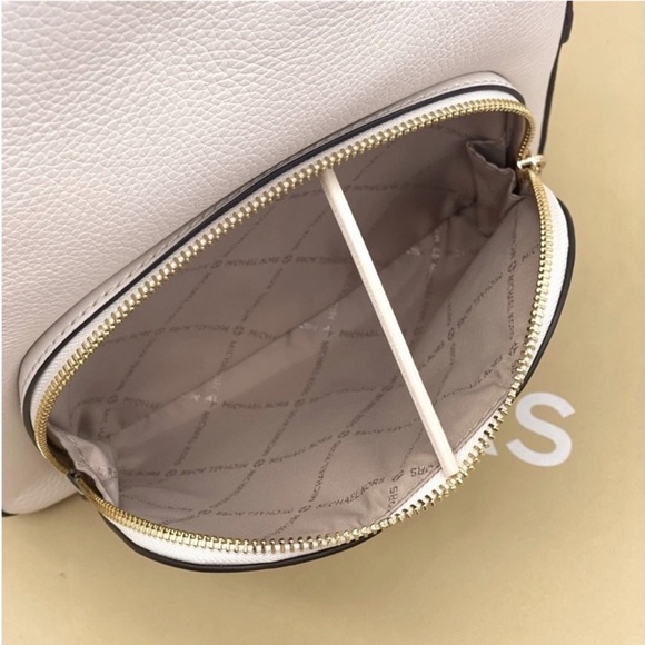 Michael Kors Jaycee Medium
Pebbled Leather Backpack Light - Picture 11 of 12